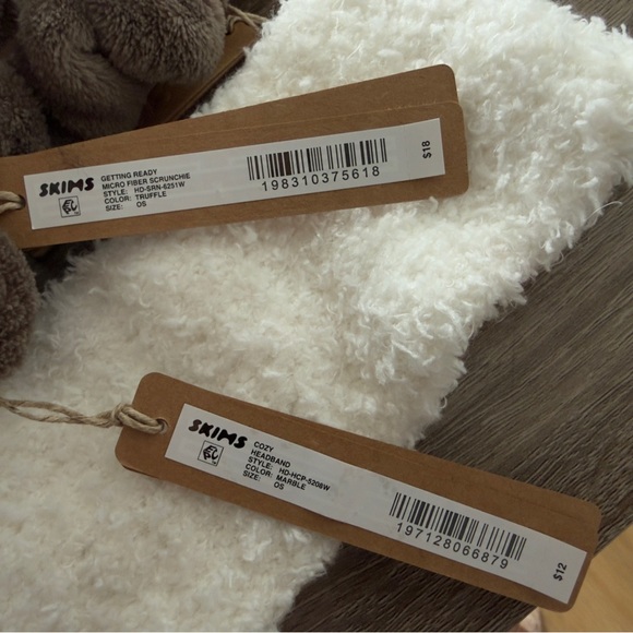 NWT! Lot Of 2 SKIMS Bras Scrunchie Headband 36C/L Bundle - Picture 6 of 16